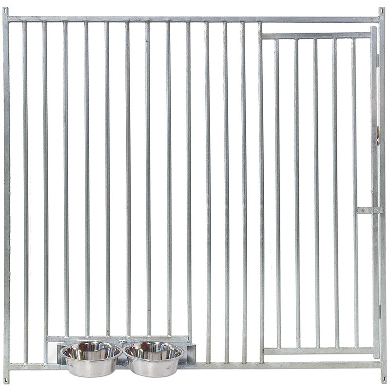 Front with 8 cm Barred and Gate with Feeders - 200x185 cms.